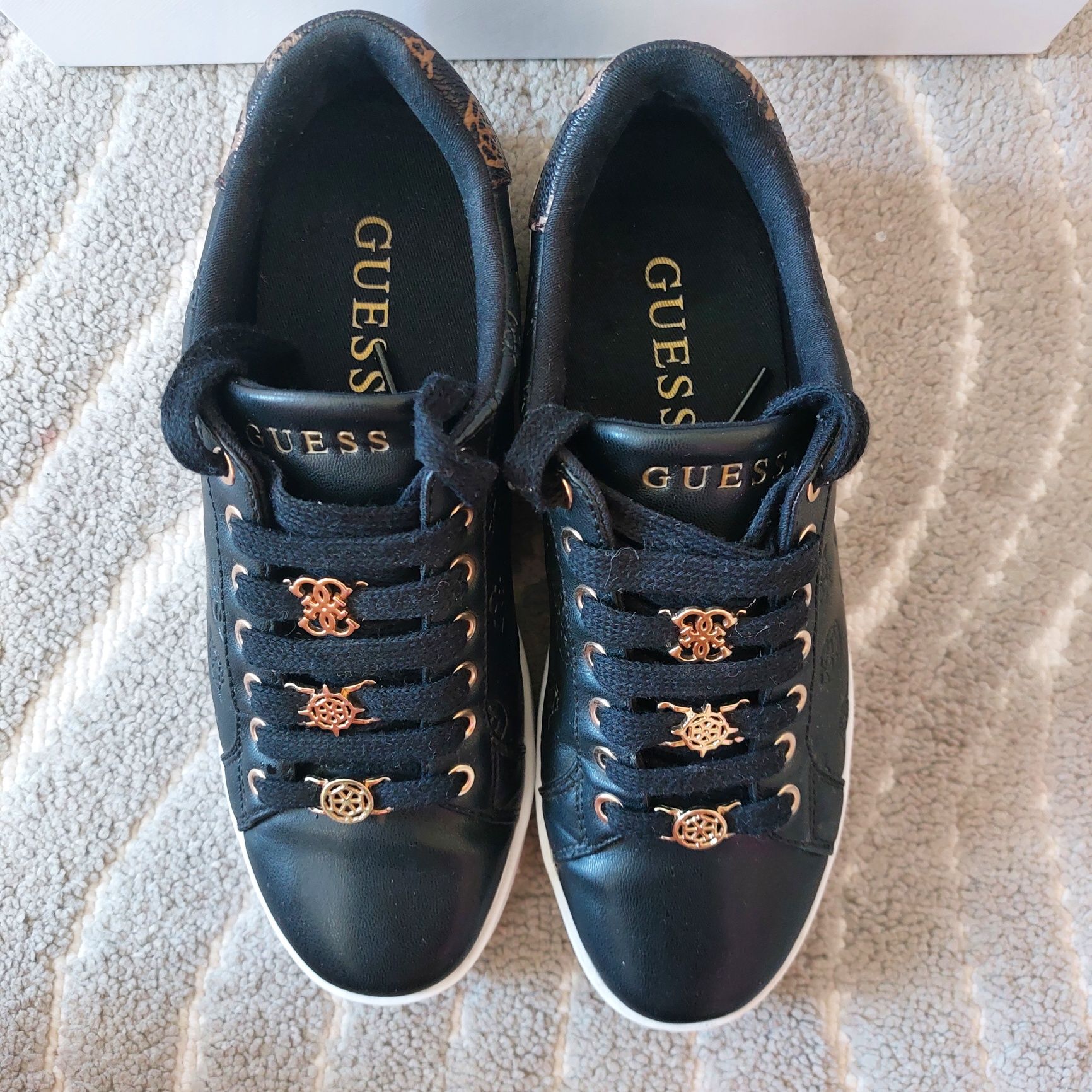 Оригинални кецове Guess 36 номер