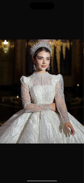 Продажа костьюмов и платьев на прокат