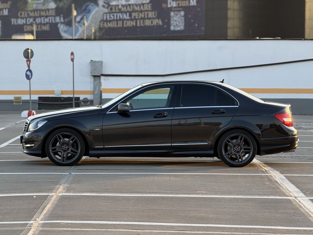 Mercedes-Benz C200 W204 1.8 CGI 184 CP Facelift Pachet AMG
