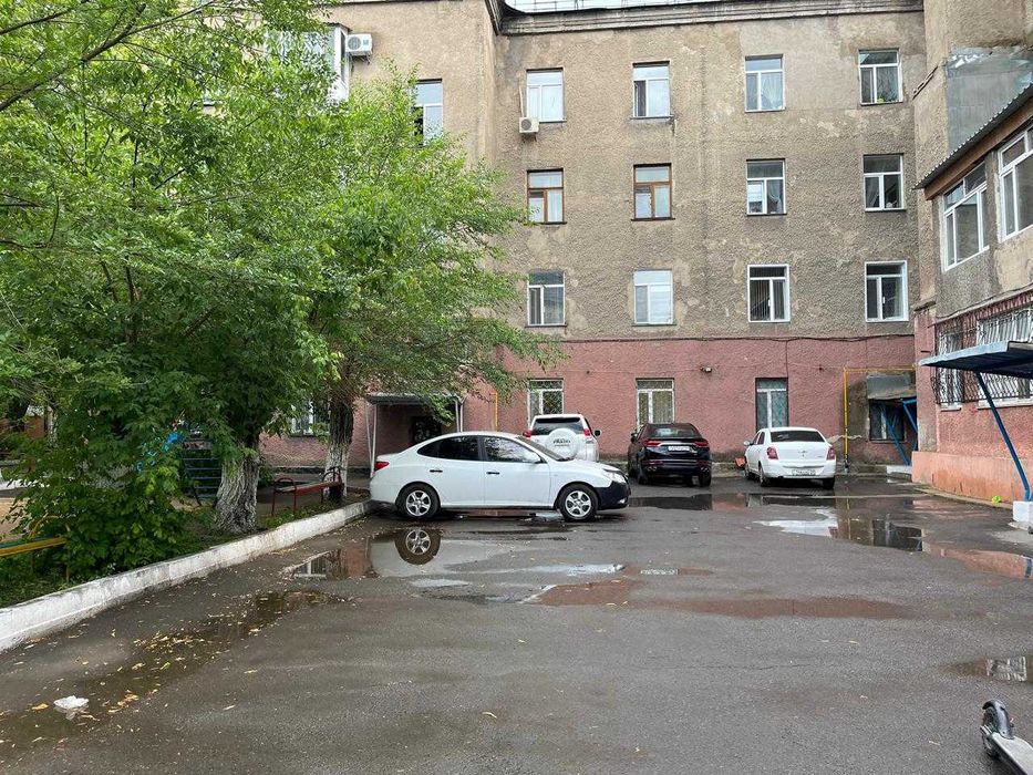 3х ком. старого типа, по ул. ЛОБОДЫ 22,  77 кв.м.""