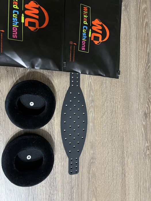 Bureti si headband pentru Audeze Maxwell (Wicked Cushions)