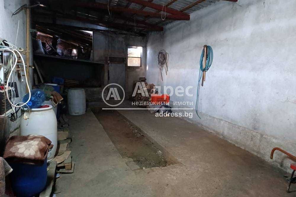 Продава се Къща в с. Липник, Област Разград - 317 кв.м за 155 €/кв.м - Снимка #14