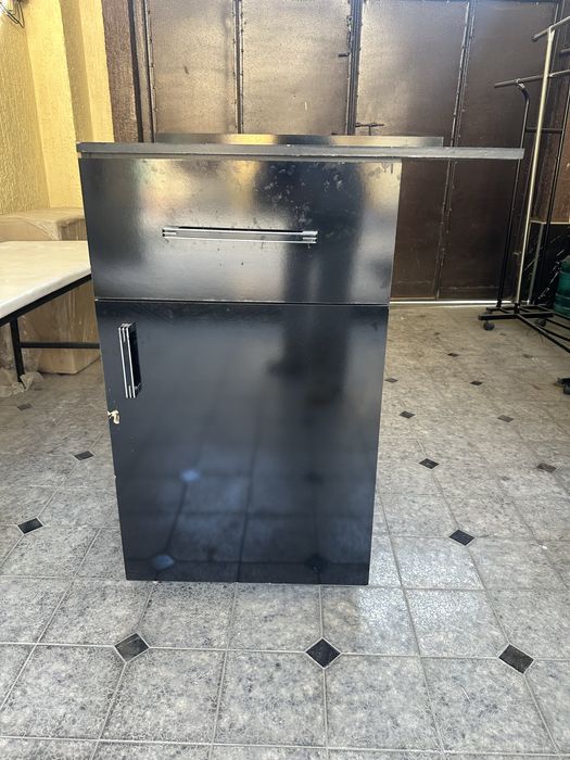 Шкаф салон учун холати ало