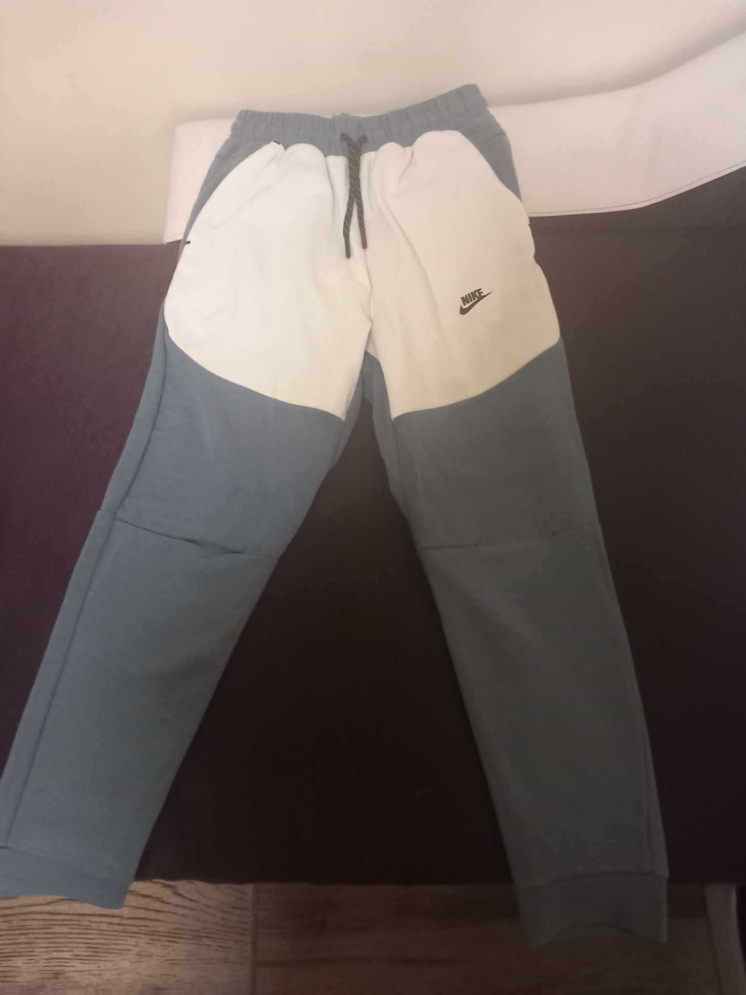 Nike tech fleece blue and white