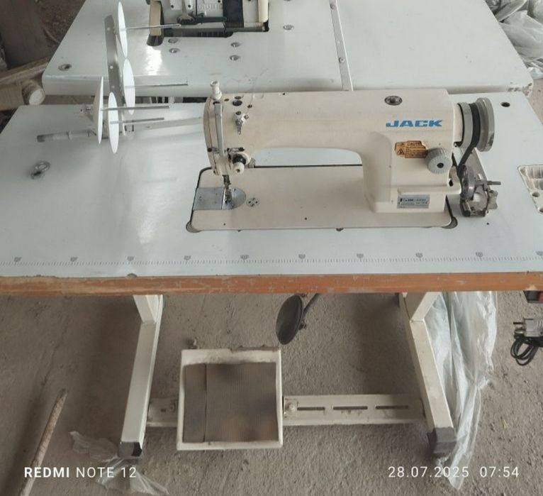 Срочно тикув машинкалар сотилади. Жак