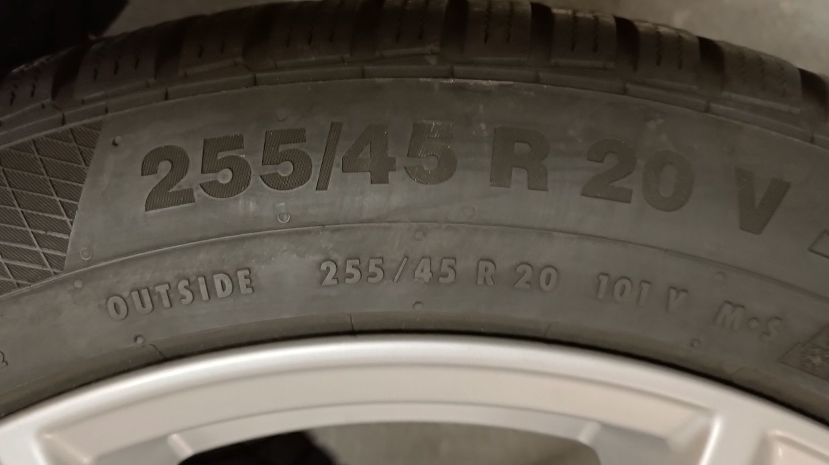 Оригинални джанти с гуми зимни 20 цола за Audi Q5 SQ5.