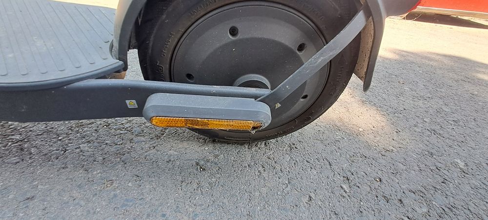 Vând trotineta electrica XIAOMI Elite cu garanție!