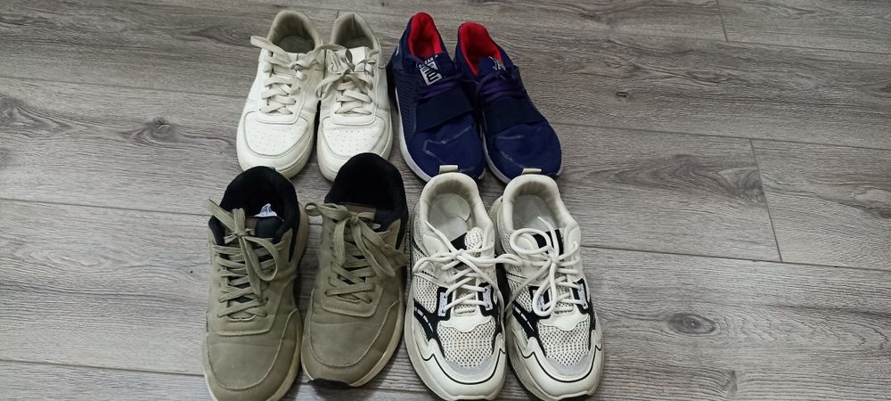 Продам крассовки . В отличном состоянии.