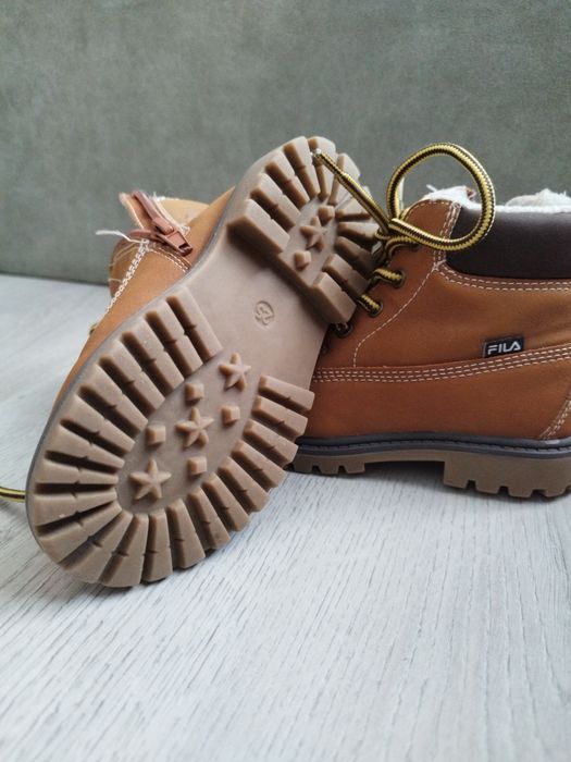 Vând încălțăminte băiat