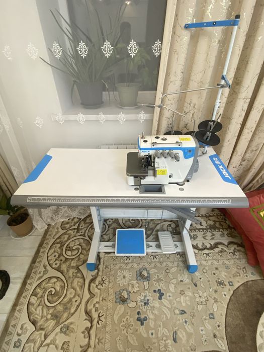 Профессиональная Швейная машинка