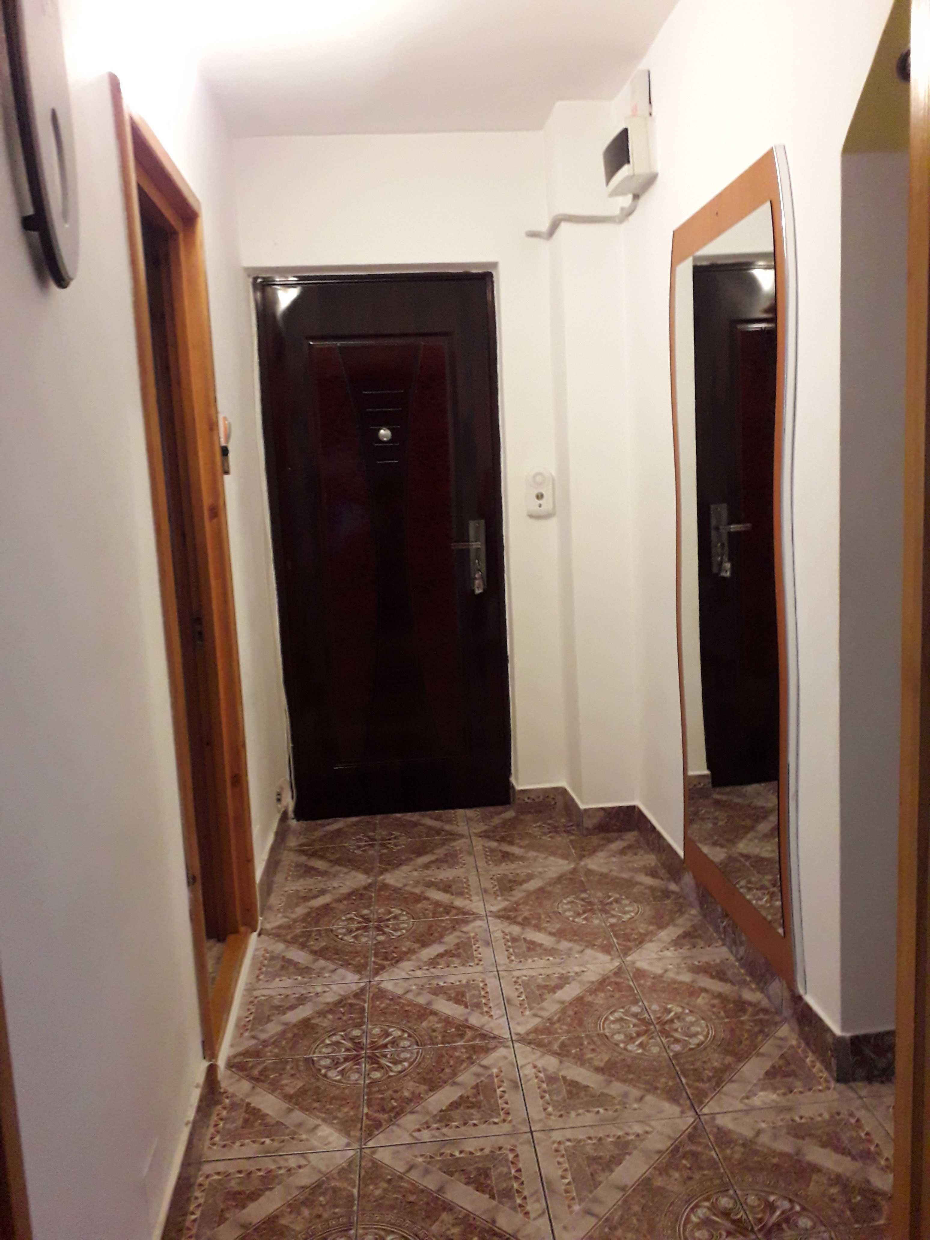 Apartament 3 camere de vânzare
