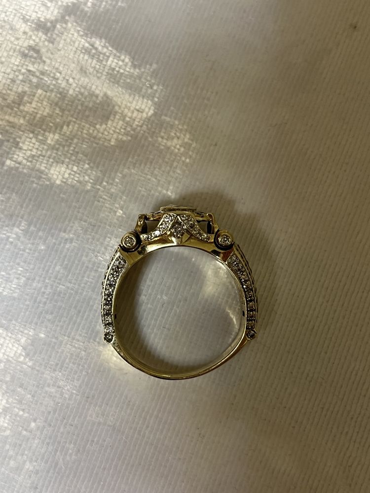 Продам мужское золотое кольцо с бриллиантами