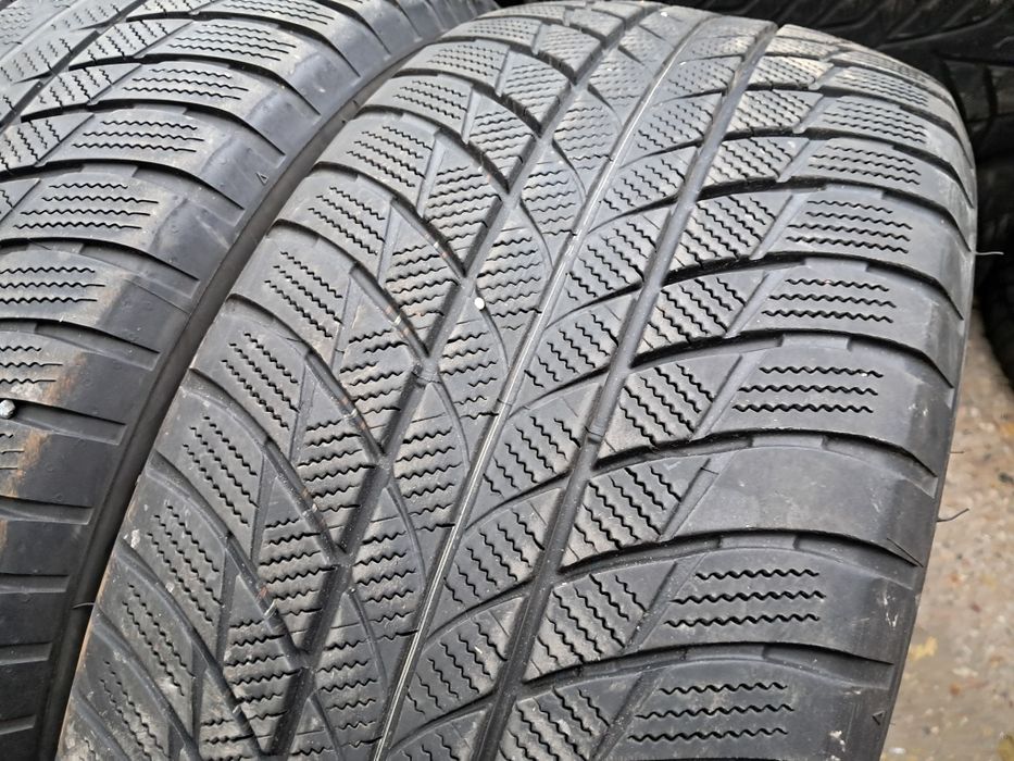 Anvelope second iarna 245 50 R19 Bridgestone *RSC RFT