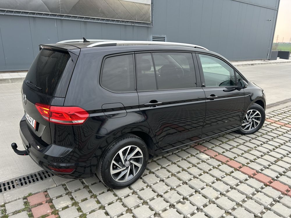 Vw Touran 2018 2.0 tdi ‘SOUND’