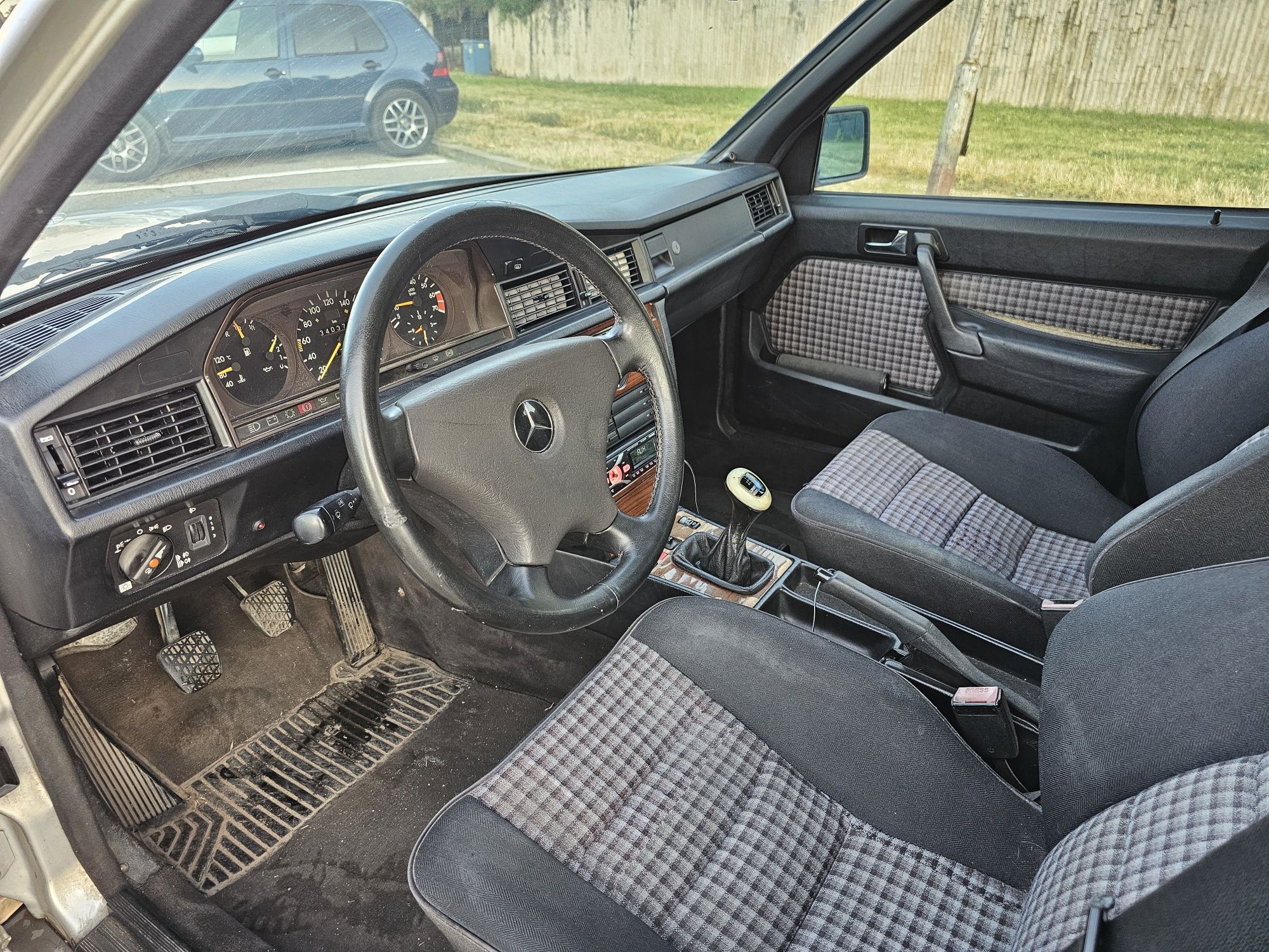 Mercedes-Benz 190