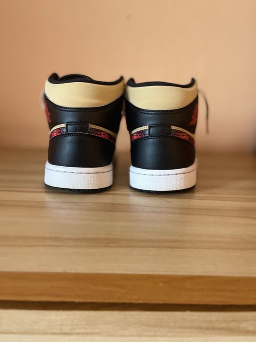 Jordan 1 Mid Tartan