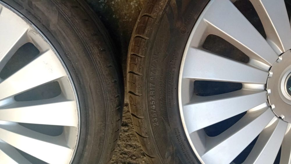 Vand jante pe 17 complet.