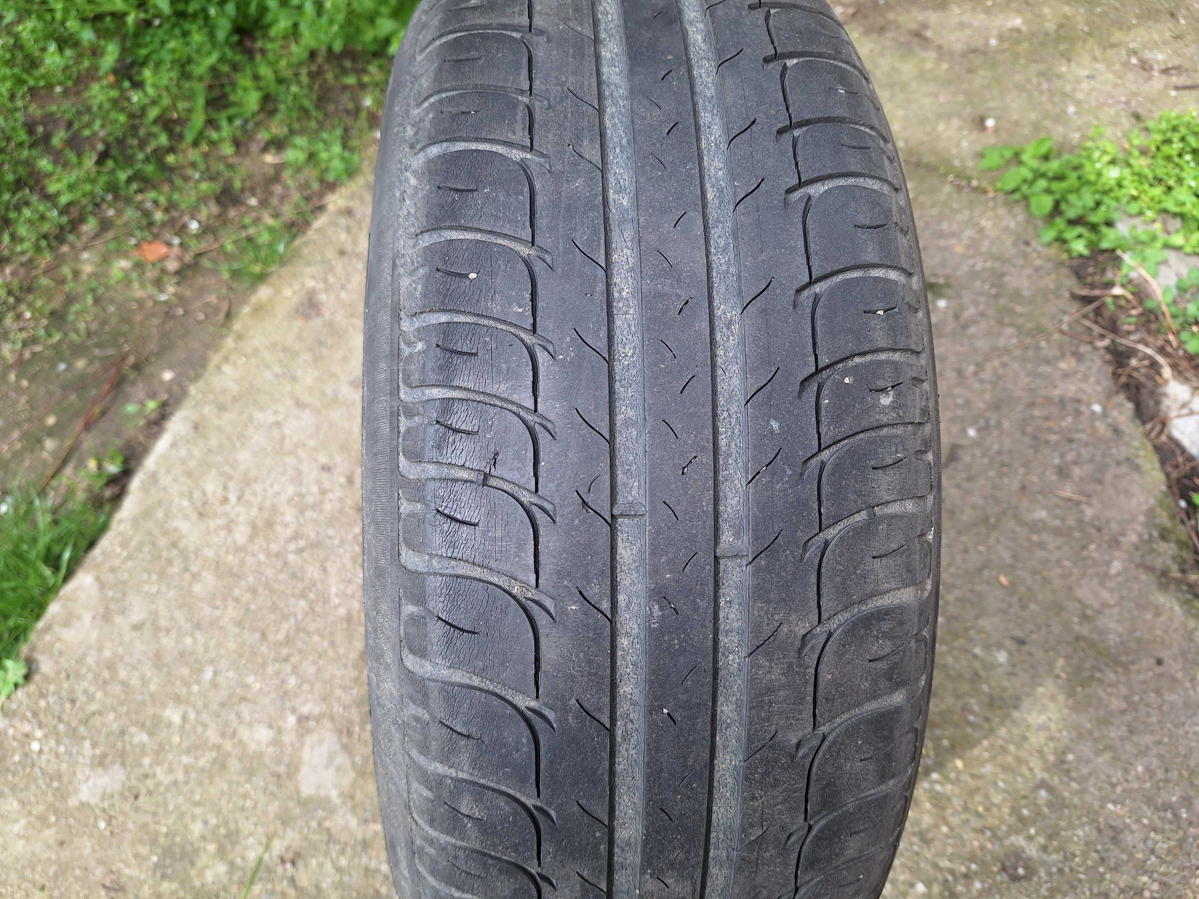 Vand Anvelope Vara BFGoodrich 185x65xR15 88T - 4buc - Pret 30 RON/buc