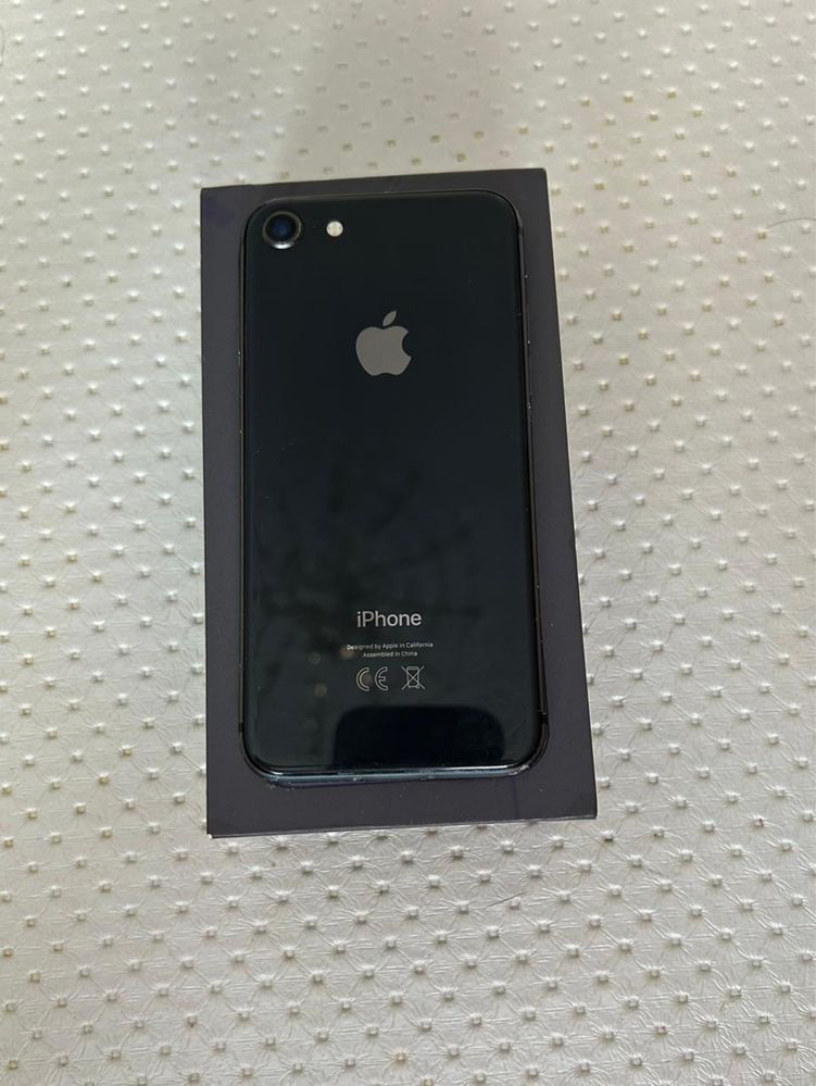 Продам iphone 8 64gb