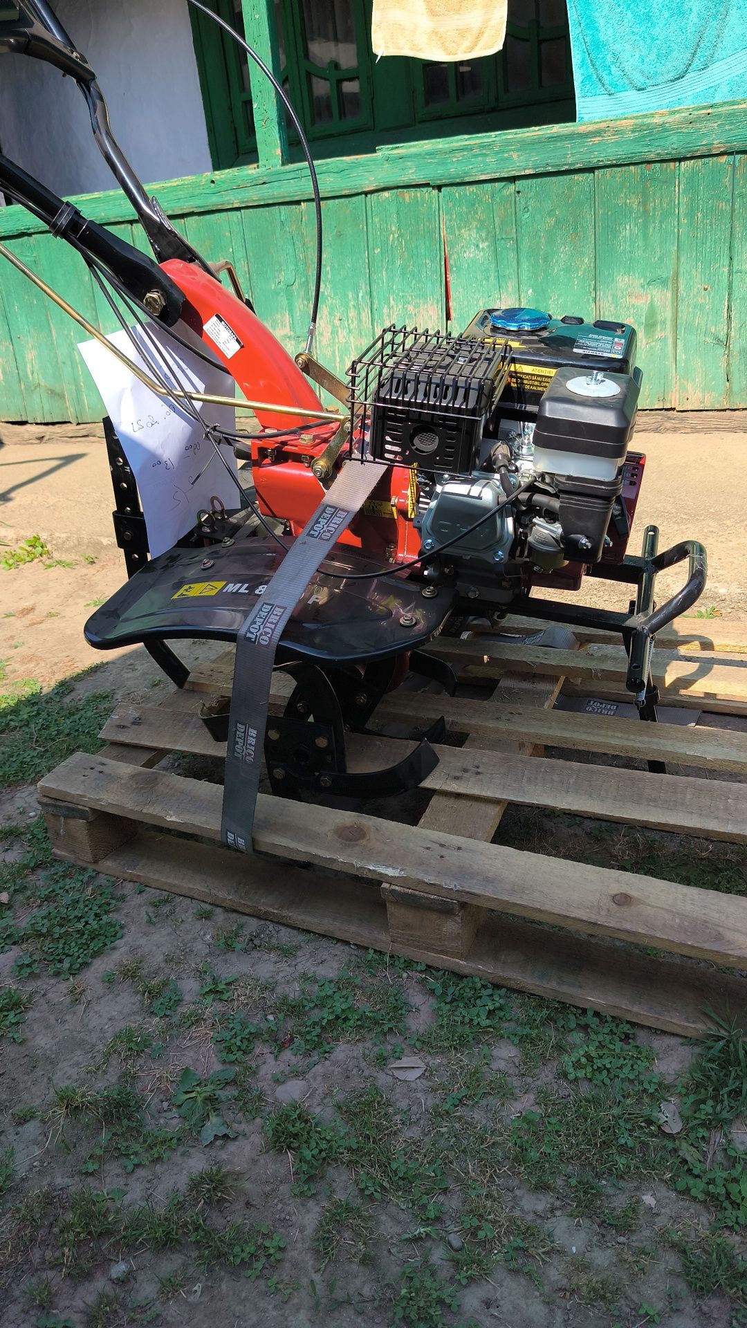 Vând motocultor 7cp,lățime lucru 100cm..nou nouț..nefolosit