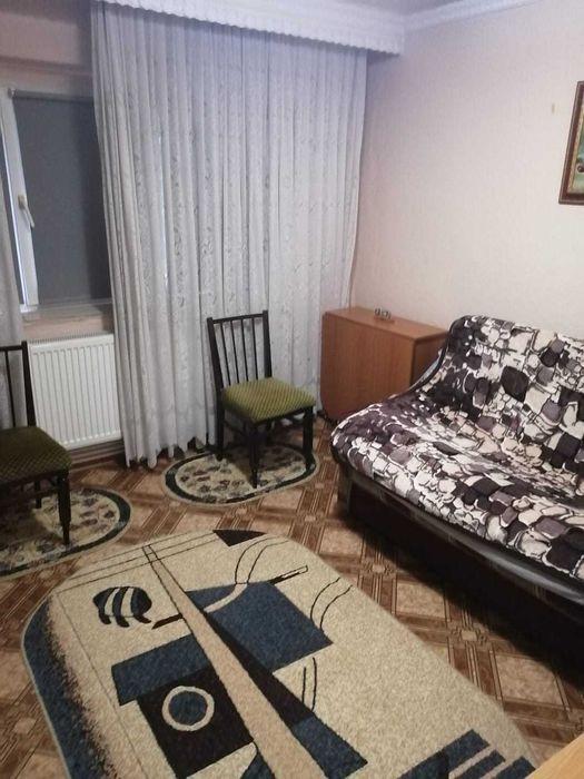 Apartament cu 3 camere, transformat din 2 camere, Poarta 6