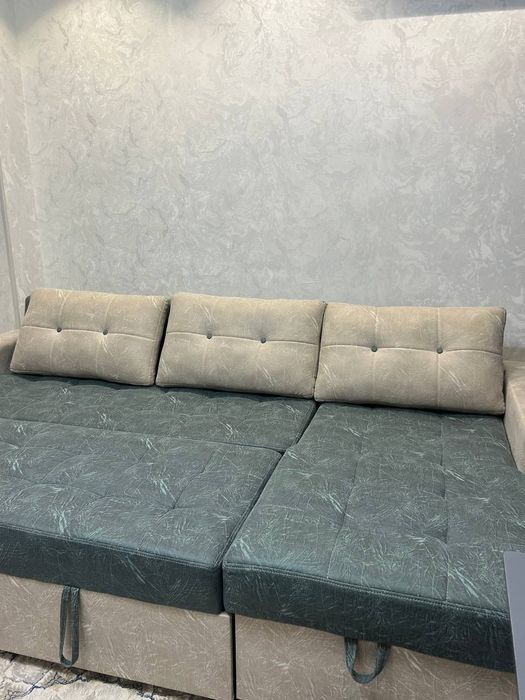 Divan, ugolok sotiladi