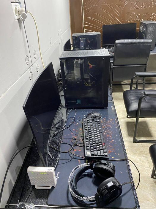 Kompyuterlar sotiladi yapyangi narxi kelishilgan xolda hammasi bir joy