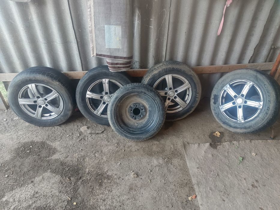 Продам шины размер 16 зимние
