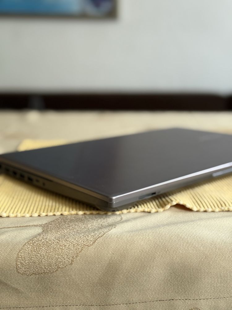 Лаптоп Samsung 700Z3C