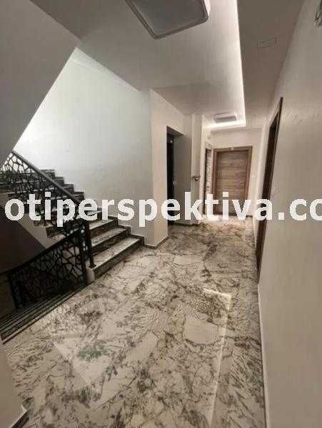 Продава се Тристаен апартамент в Пловдив, Христо Смирненски - 141 кв.м за 1043 €/кв.м - Снимка #6