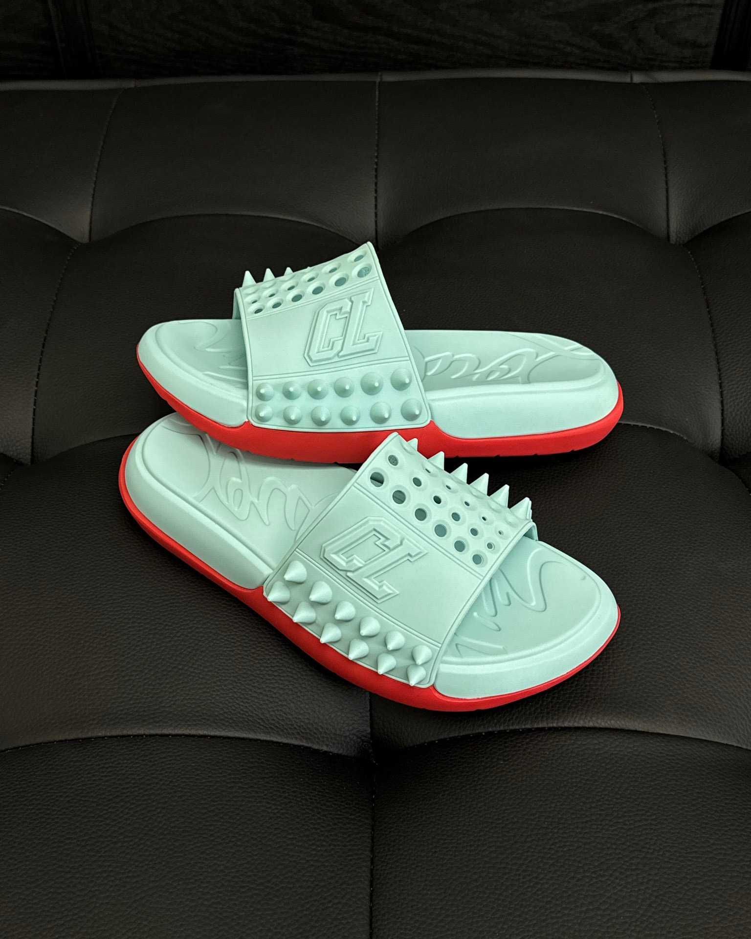 Papuci / slapi Louboutin Premium