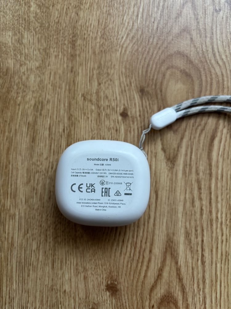 Casti bluetooth albe