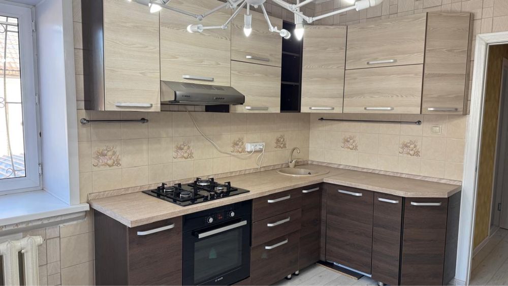 Продам кухонный гарнитур в отличном состоянии