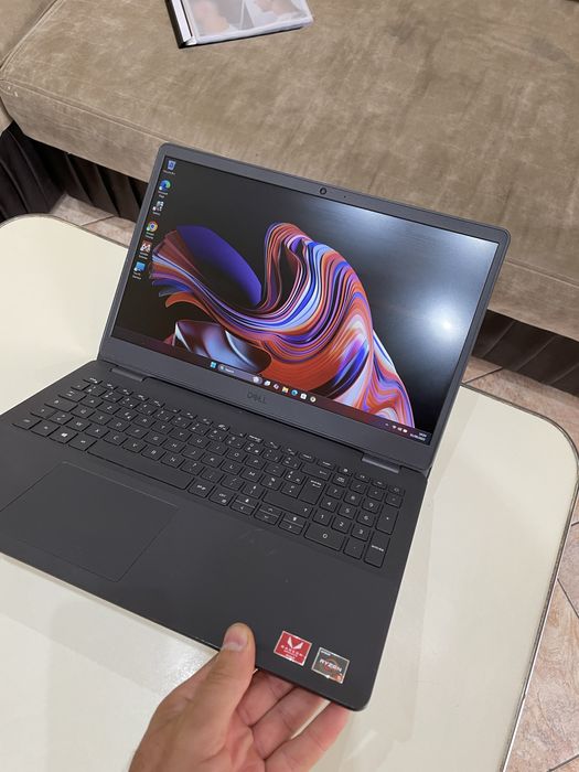 Laptop Dell Inspiron 3505, an fab 2021, baterie buna