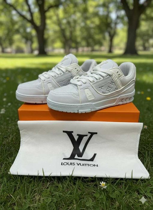 Adidasi LV Trainers Alb - Full Box - Calitate Premium