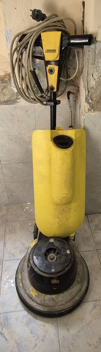 Почистващи машини и уреди