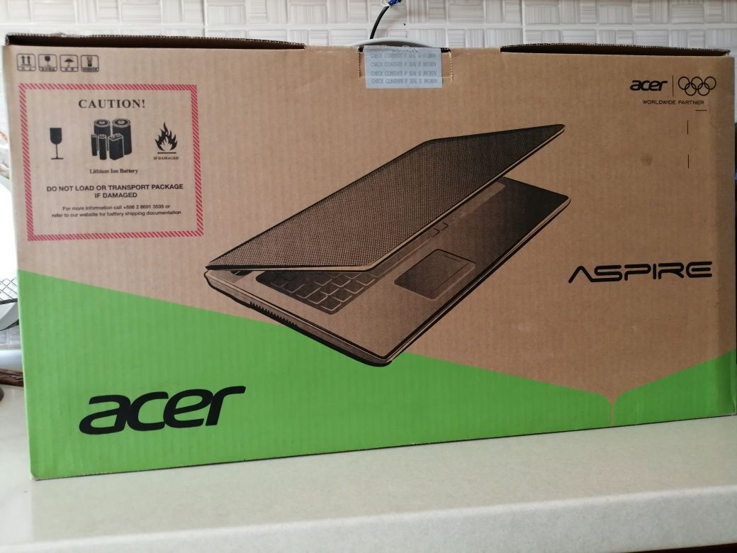 Laptop Acer. 17.3 inch. i3, 6 g ram