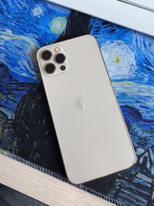 Продаю айфон 12 про