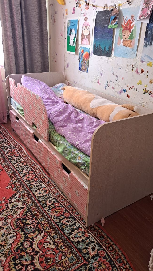 Продам кровать детскую