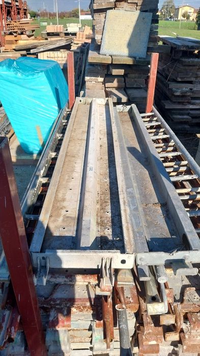 Podine cu trapa si scara