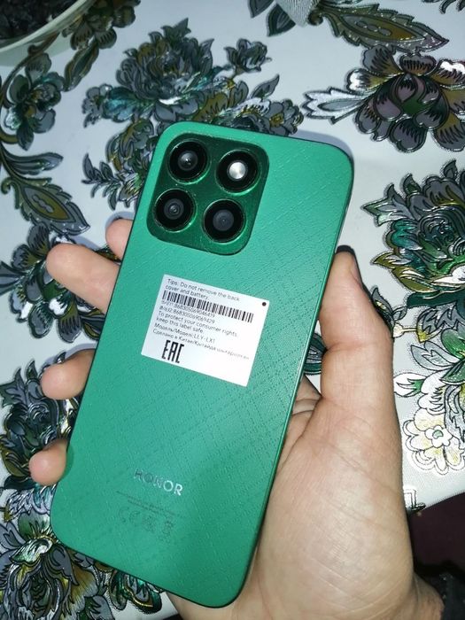 Xonor x8b,sotiladi srochno!!