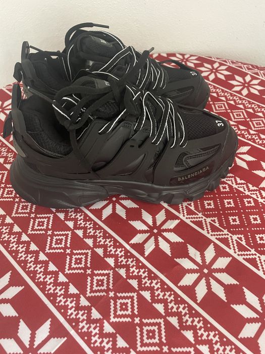 Balenciaga  Nr 37 Nou