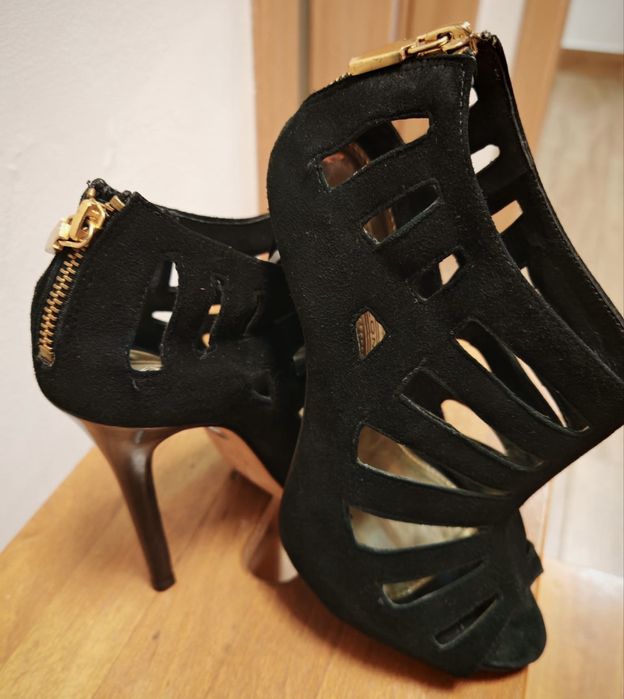 Pantofi cu toc si platforma