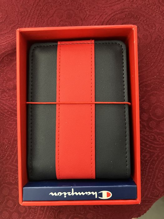 Портфейл Champion НОВ