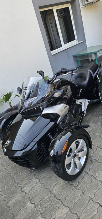 Vând spyder can-am bombardier