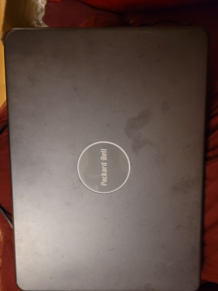 Vând laptop Packard Bell