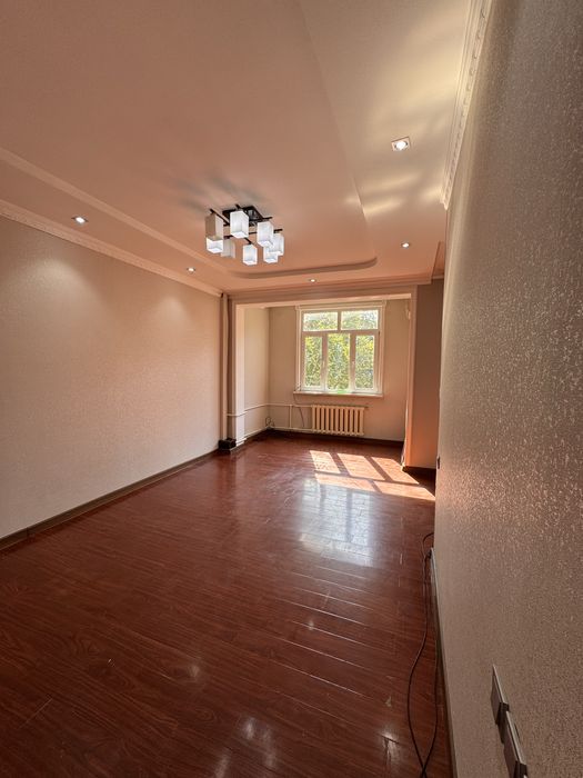 Chilonzor 16- balniysa roparasida 3 xona dom sotiladi