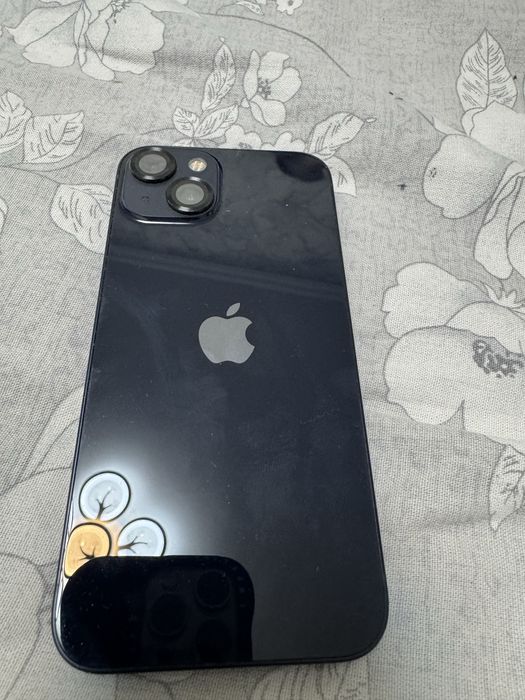 Продам Iphone 13