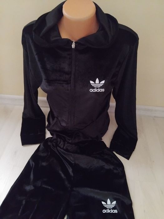 Trening dama Adidas din catifea, S.