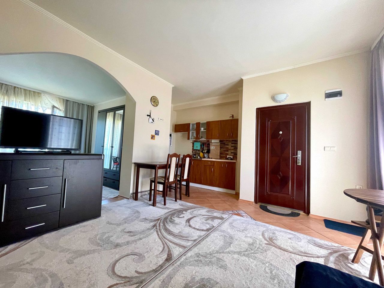 Продава се Двустаен апартамент в к.к. Елените - 56 кв.м за 1017 €/кв.м - Снимка #4